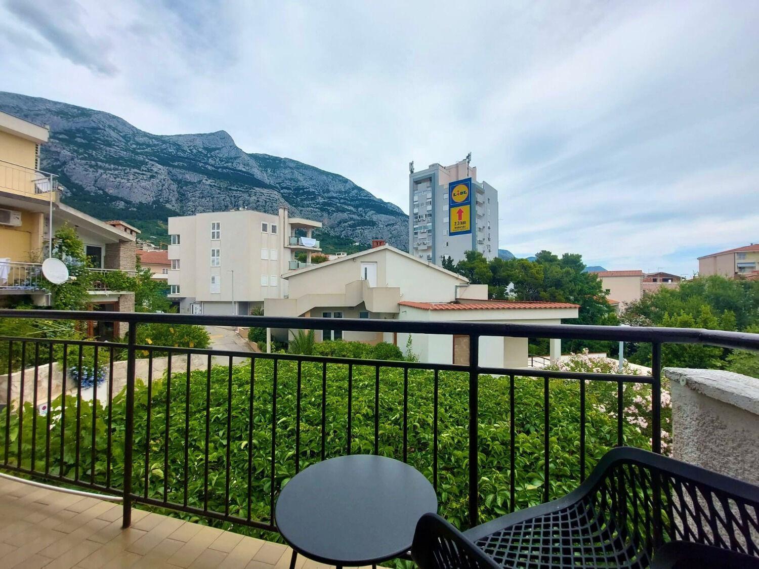 Fila - Large & Close To The Makarska
